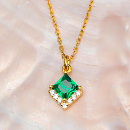 Elegant Emerald Choker Necklace – Timeless Dainty May Birthstone Jewelry - UE Fashion