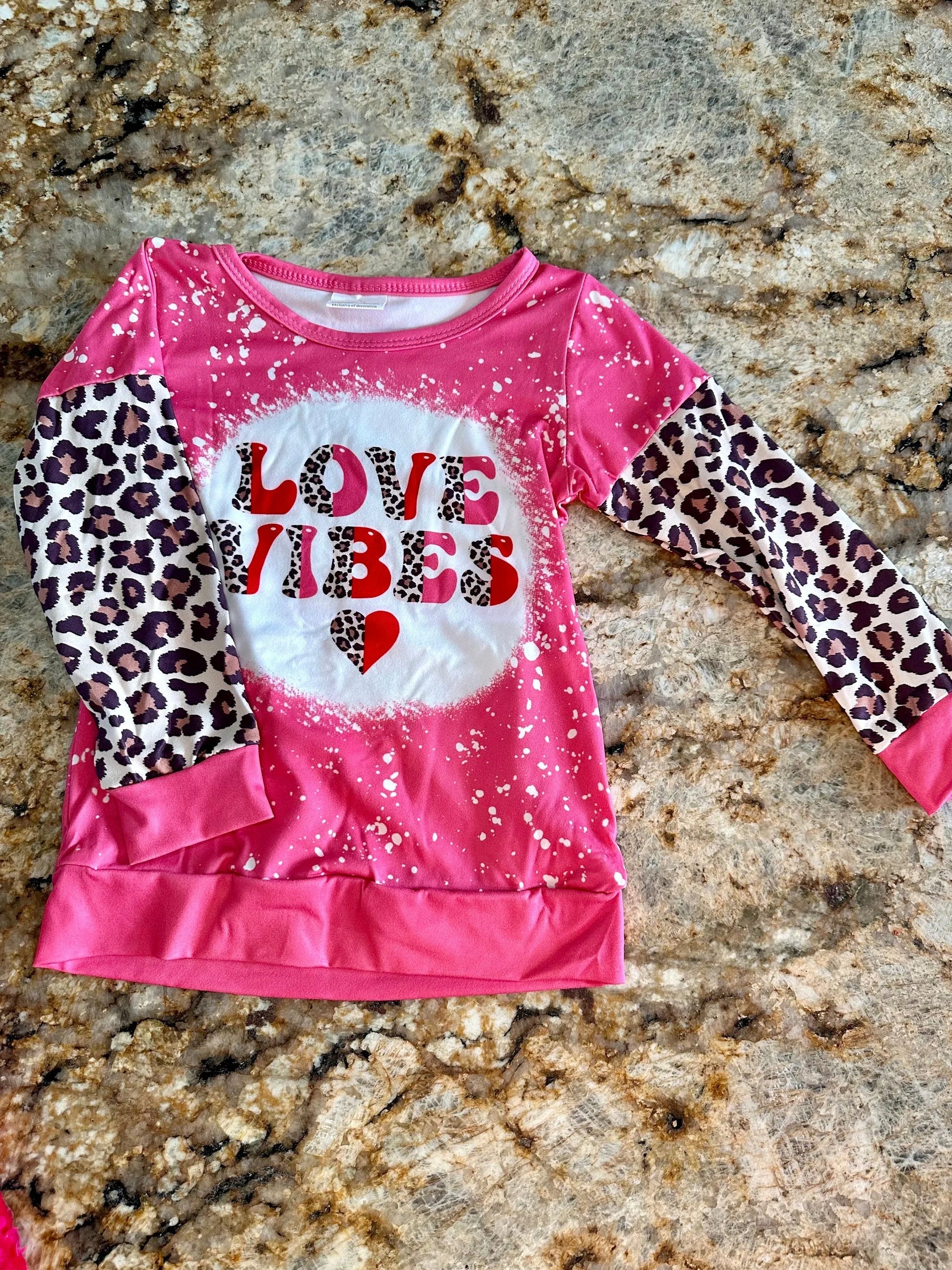 LOVE VIBES Long Sleeve Shirt – Fun & Stylish for Valentine’s Day - UE Fashion