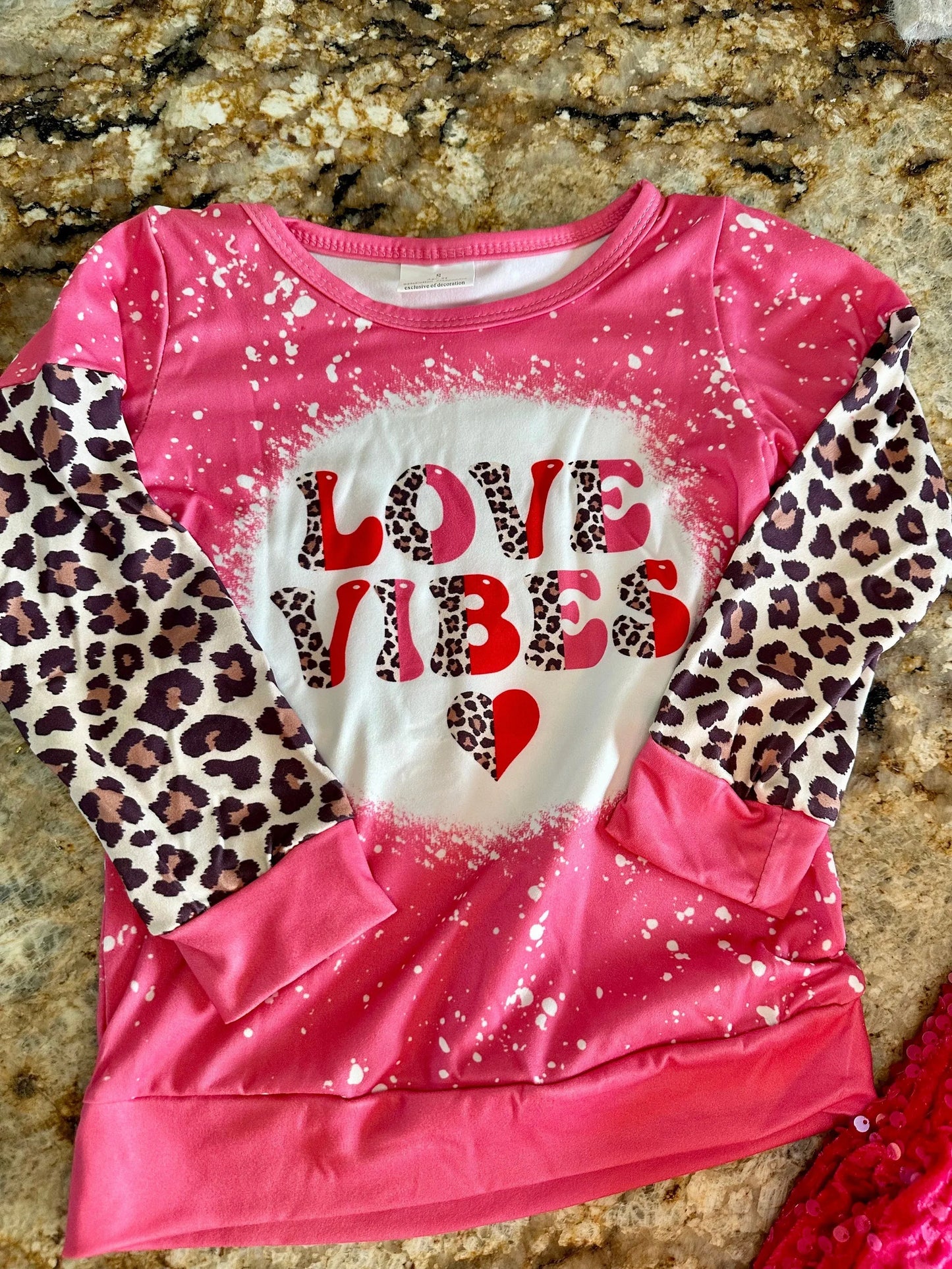 LOVE VIBES Long Sleeve Shirt – Fun & Stylish for Valentine’s Day - UE Fashion